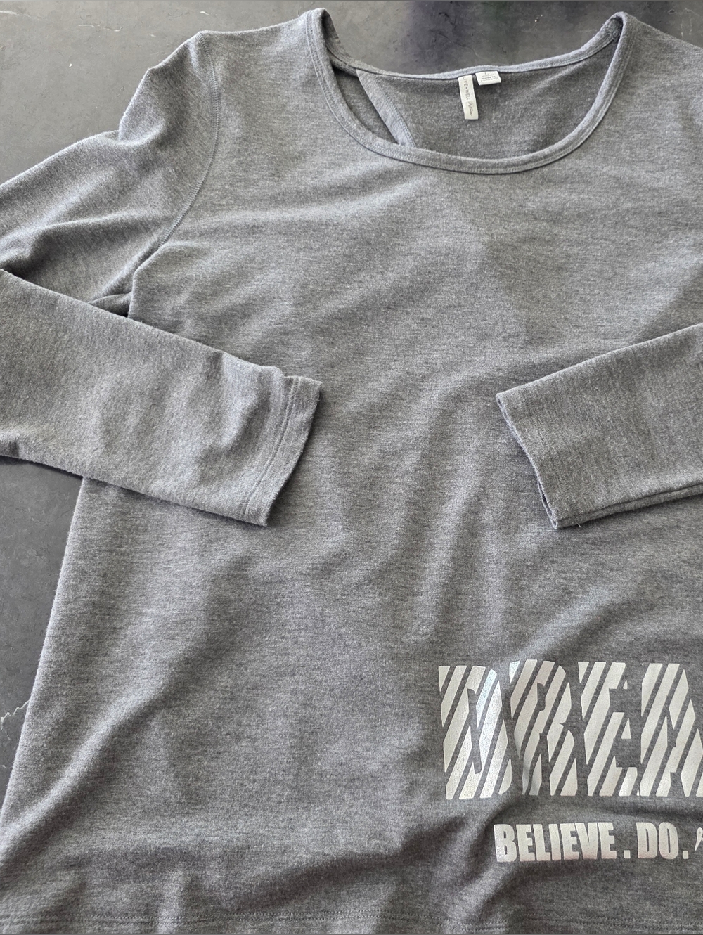 Live Well womans size large grey dream believe do repeat long sleeve open back